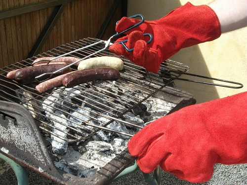 Barbecue, les gants anti-brûlures